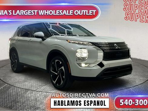 Used 2022 Mitsubishi Outlander SE image 2