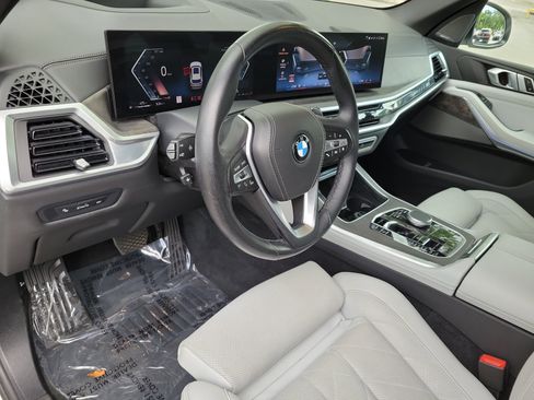 Certified 2024 BMW X5 xDrive40i w/ Premium Package AWD/4WD image 18