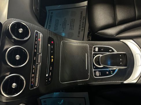 Used 2019 Mercedes-Benz GLC 300 4MATIC w/ Multimedia Package image 34