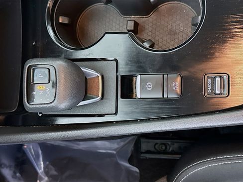 Used 2022 Nissan Rogue S image 20