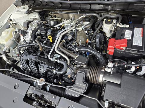 Used 2021 Nissan Altima 2.5 SR w/ SR Premium Package image 16