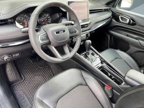 Used 2024 Jeep Compass Latitude w/ Convenience Group image 4