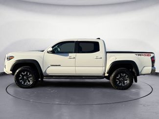 Used 2022 Toyota Tacoma TRD Off-Road video 2