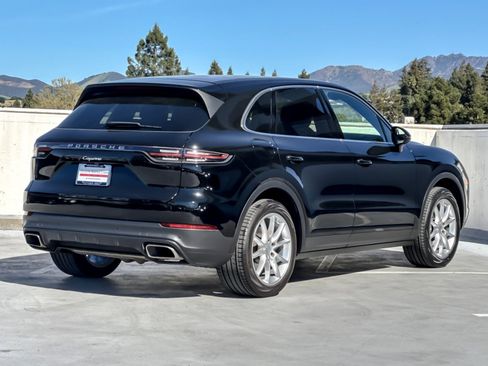 Certified 2023 Porsche Cayenne image 8