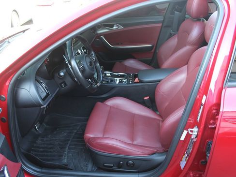 Used 2018 Kia Stinger GT1 RWD image 19