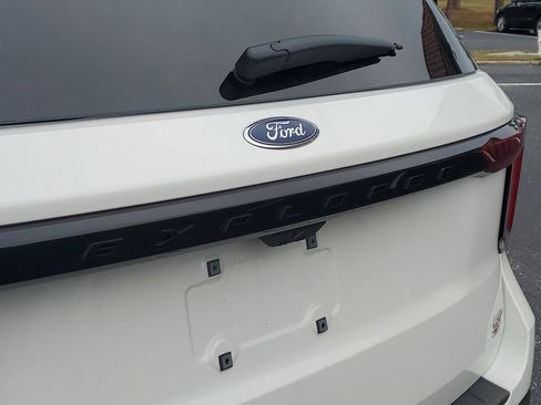 Used 2025 Ford Explorer ST w/ Sun And Sound Package image 14