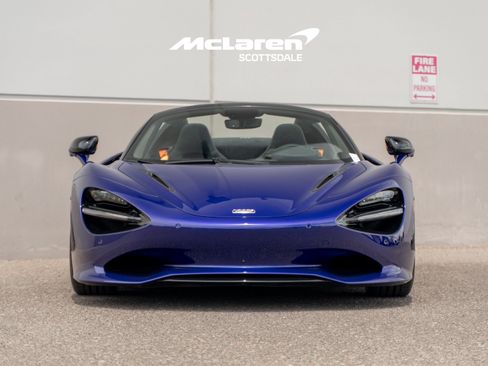 Used 2026 McLaren 750S Spider RWD image 10