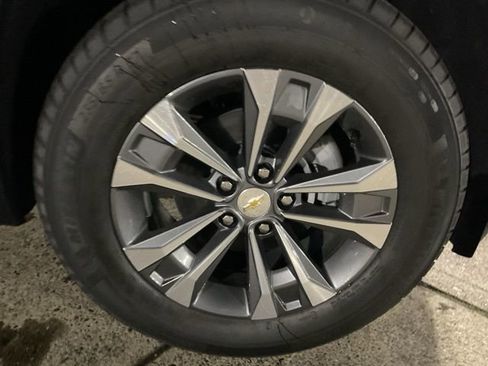 New 2026 Chevrolet Equinox LT AWD/4WD image 14