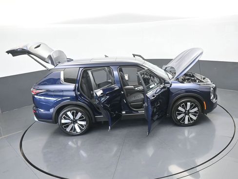 New 2026 Mitsubishi Outlander SE image 70