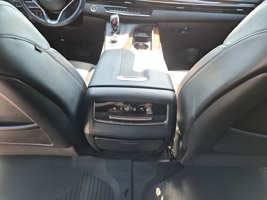 Used 2022 Cadillac Escalade Premium Luxury w/ Performance Package RWD image 38