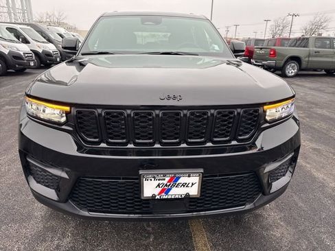 New 2025 Jeep Grand Cherokee Altitude w/ Trailer Tow Package image 14