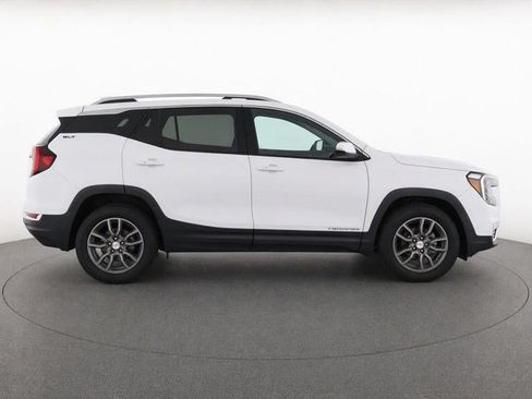 Used 2024 GMC Terrain SLT AWD/4WD image 2
