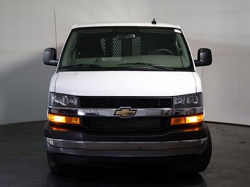 Used 2025 Chevrolet Express 2500 w/ Driver Convenience Package RWD image 9