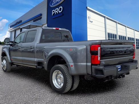 New 2025 Ford F450 Platinum image 2