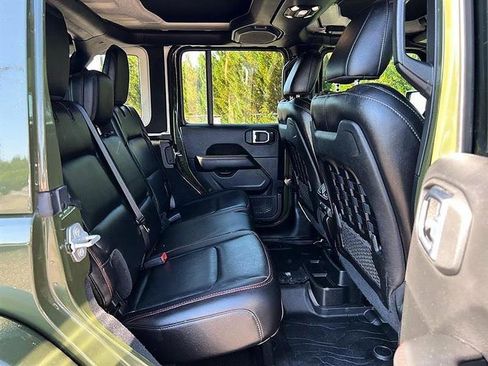 Used 2021 Jeep Wrangler Unlimited Rubicon AWD/4WD image 38