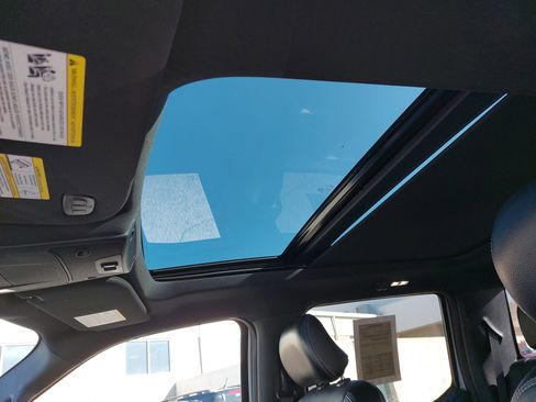 Used 2015 Ford F150 Lariat image 31