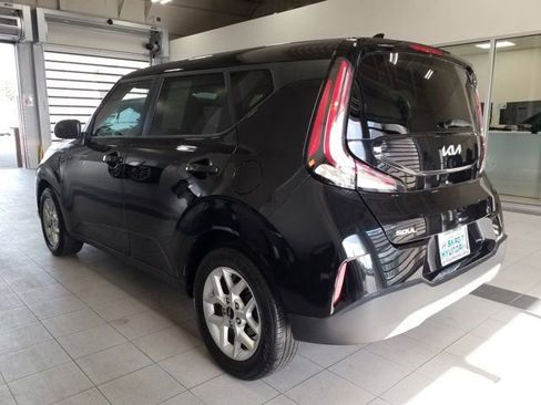 Used 2023 Kia Soul LX w/ LX Technology Package FWD image 18