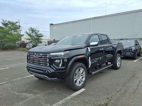 New 2026 GMC Canyon Denali image 3