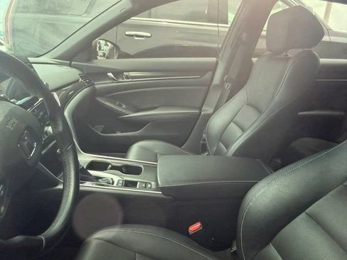 Used 2019 Honda Accord Sport image 9