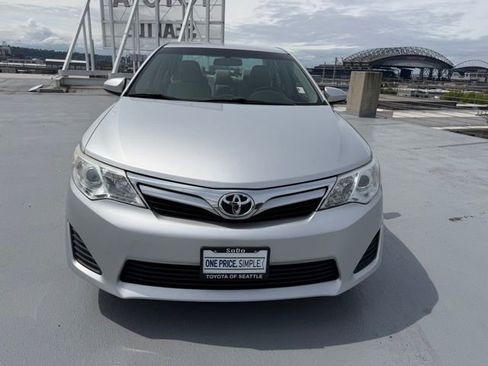 Used 2012 Toyota Camry LE FWD image 8