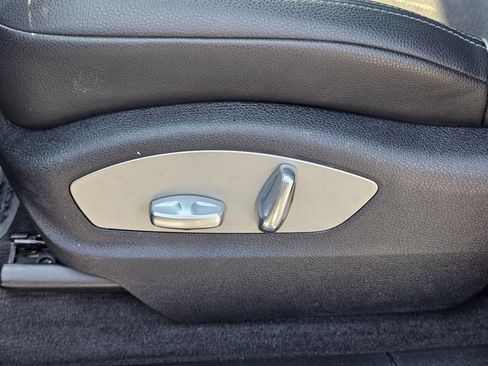 Used 2021 Porsche Macan Premium Pkg w/ Premium Package image 30