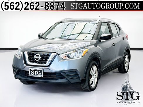 Used 2019 Nissan Kicks S FWD image 1