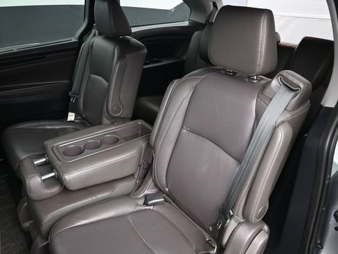 Used 2023 Honda Odyssey EX-L image 14