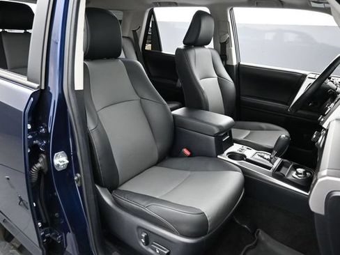 Used 2024 Toyota 4Runner SR5 Premium w/ Moonroof Package AWD/4WD image 31