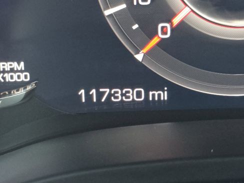 Used 2017 Cadillac Escalade Platinum image 33