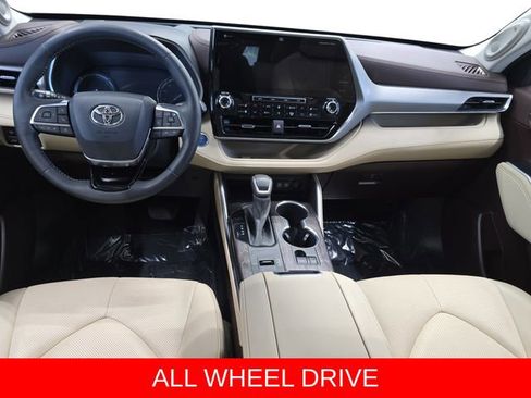 Used 2021 Toyota Highlander Platinum AWD/4WD image 37