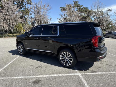 Used 2022 GMC Yukon XL Denali w/ Denali Ultimate Package image 5