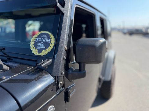 Used 2015 Jeep Wrangler Unlimited Rubicon AWD/4WD image 18