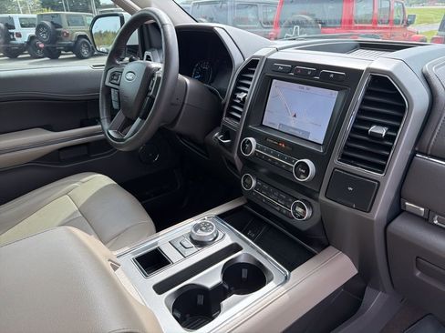 Used 2020 Ford Expedition XLT w/ Equipment Group 202A RWD image 36