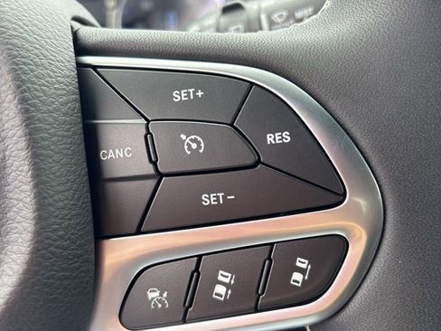 New 2026 Chrysler Pacifica Select image 16