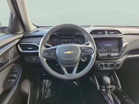 Certified 2022 Chevrolet TrailBlazer LT w/ Convenience Package image 8