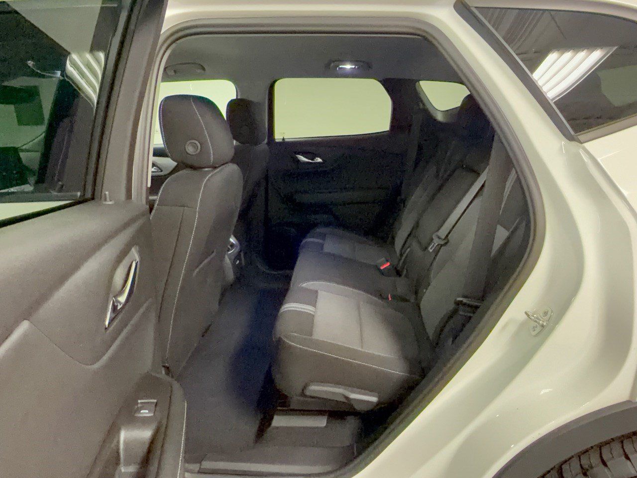 Used 2025 Chevrolet Blazer LT FWD image 25
