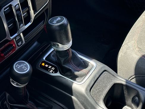 Used 2021 Jeep Wrangler Unlimited Rubicon AWD/4WD image 19