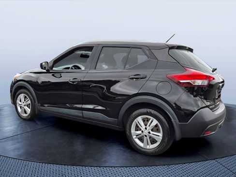 Used 2019 Nissan Kicks S FWD image 4