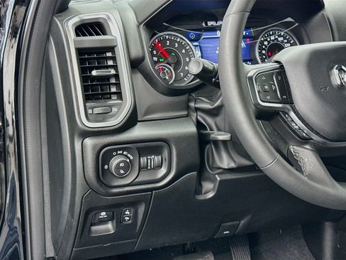 Used 2025 RAM 1500 Big Horn AWD/4WD image 17