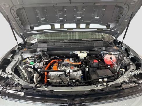 New 2026 Chevrolet Equinox EV LT image 30