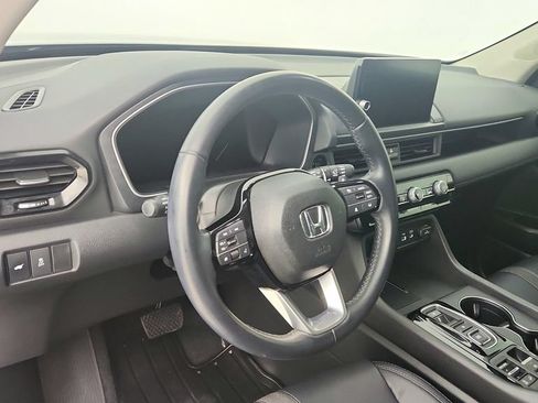 Used 2025 Honda Pilot EX-L image 14