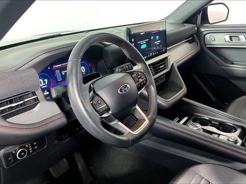 Used 2025 Ford Explorer ST-Line w/ ST-Line Street Pack AWD/4WD image 13