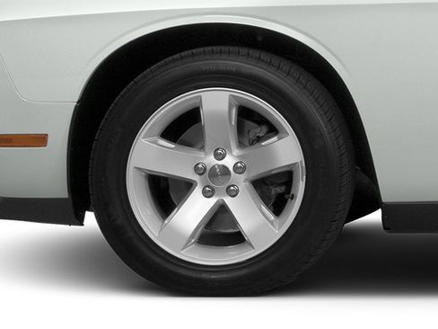 Used 2014 Dodge Challenger SXT RWD image 11