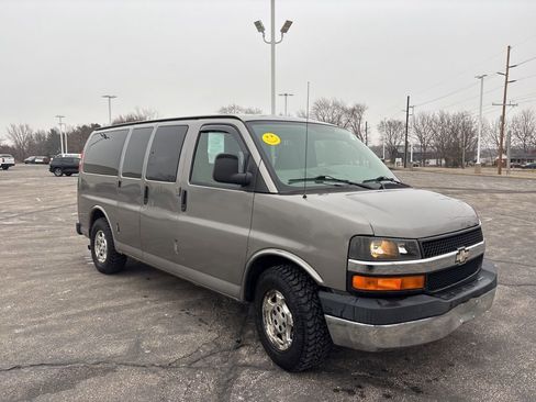 Used 2008 Chevrolet Express 1500 AWD Passenger w/ LT Preferred Equipment Group image 3