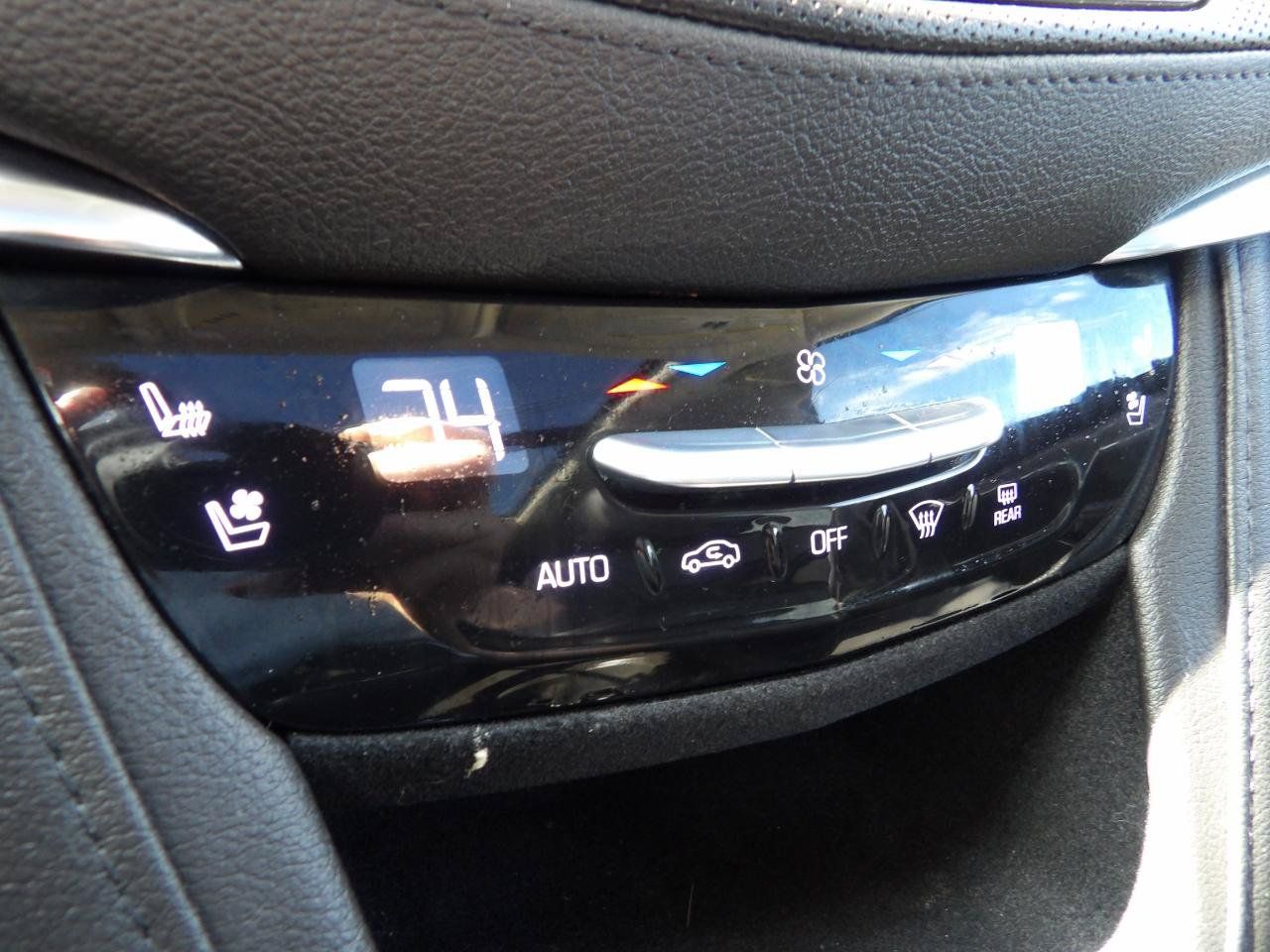Used 2019 Cadillac XT5 Premium Luxury FWD image 21