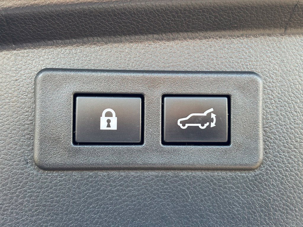 Used 2023 Subaru Outback Premium AWD/4WD image 12