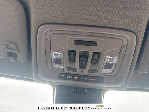 Used 2025 Chevrolet Silverado 1500 LTZ AWD/4WD image 31