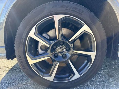 Certified 2025 Audi Q3 2.0T Premium Plus w/ Premium Plus Package image 5