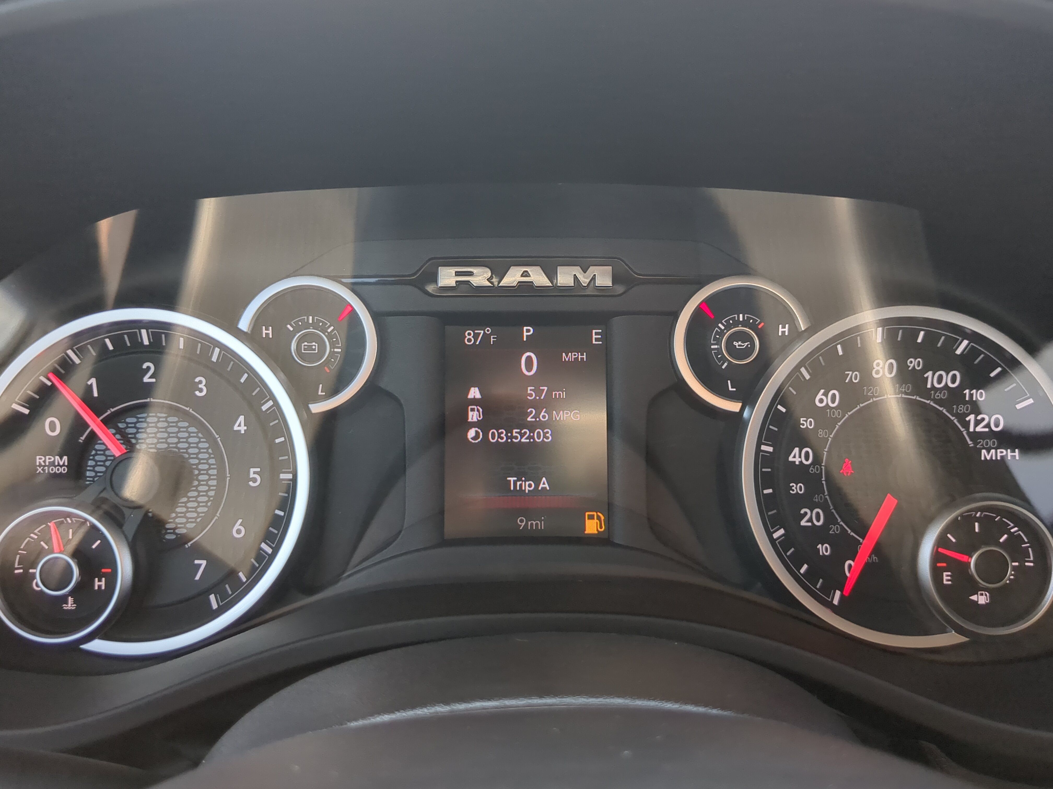 New 2026 RAM 1500 Express AWD/4WD image 25