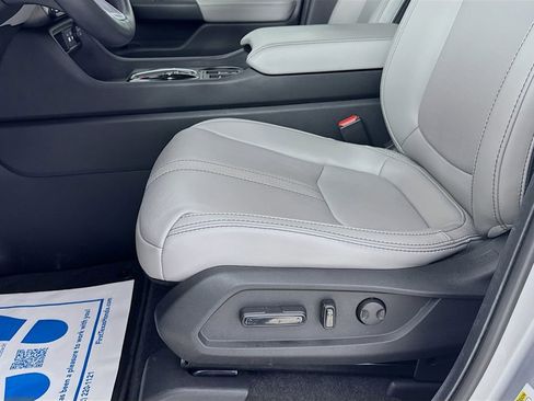 Used 2025 Honda Pilot EX-L image 25